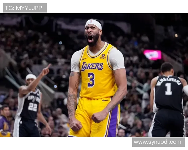 季后赛激战湖人对决马刺精彩直播全程回顾与分析